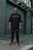 ALREADY FAMOUS Oversized Tee (Black) 12